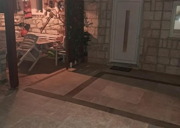 4222-3 For 2 Pers In Umag